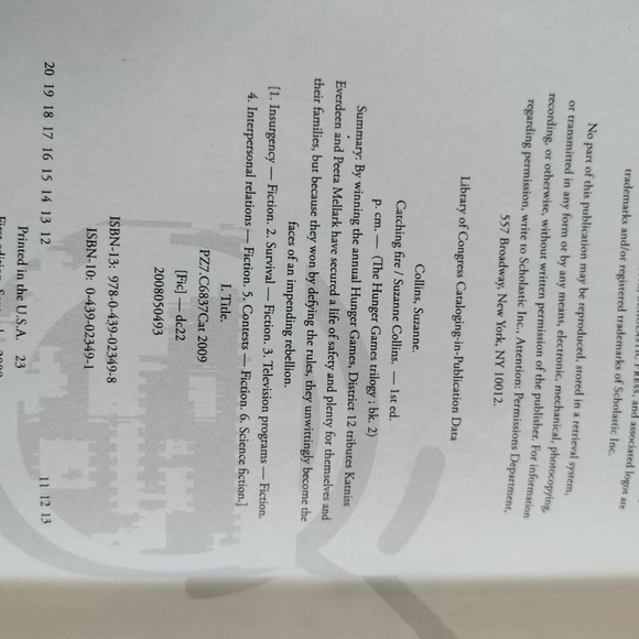 Hunger Games - Catching Fire Book & DVD - Picture 5 of 12